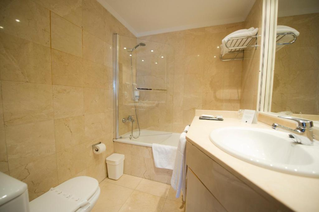 Hotel San Pedro Langreo Quarto foto