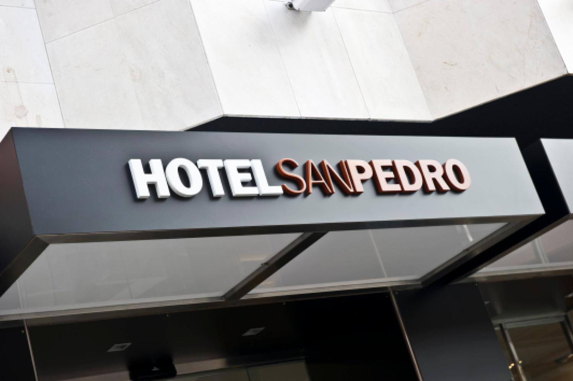Hotel San Pedro Langreo Exterior foto